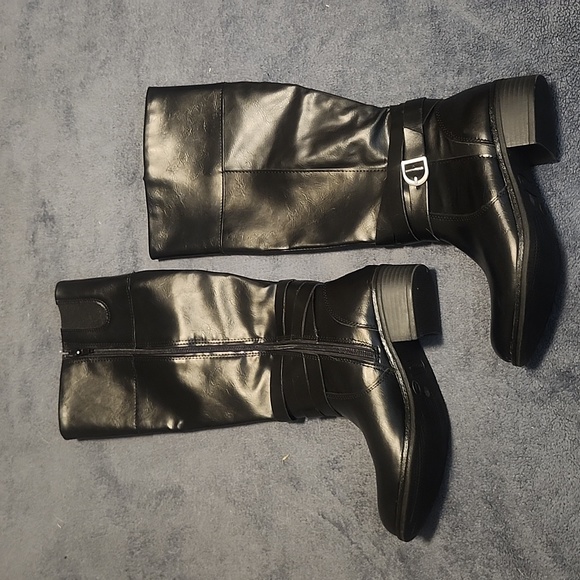 St John's Bay brand below the knee boots. Size 7 - Picture 1 of 5